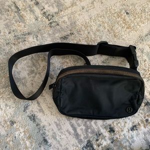 Lululemon Everywhere Belt Bag 1L - Black